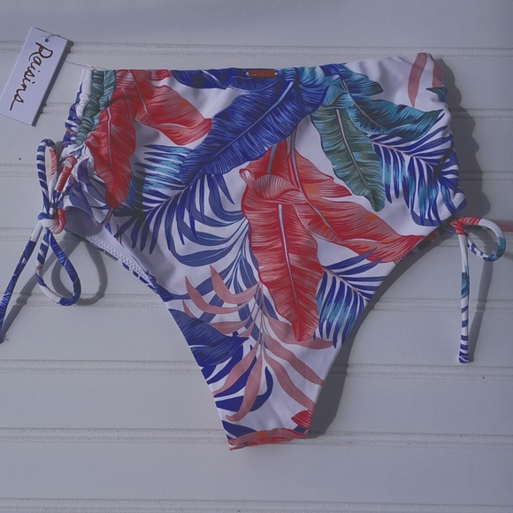 Raisins Tropical Print High Rise ๐ Bikini - Picture 9 of 14